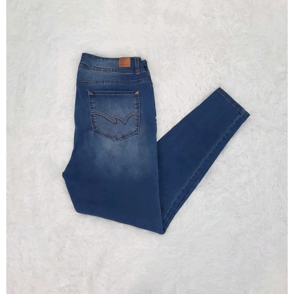 Women's Junior Wallflower flirty curvy high-rise blue jeans size 14W